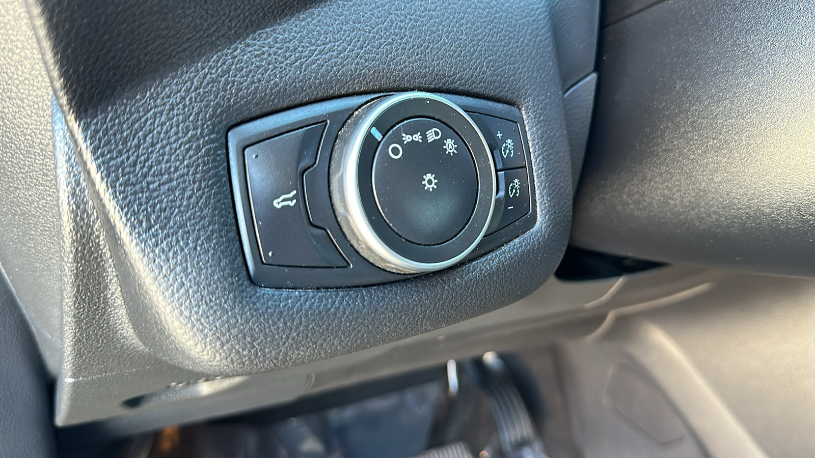 2019 Ford Escape S 30