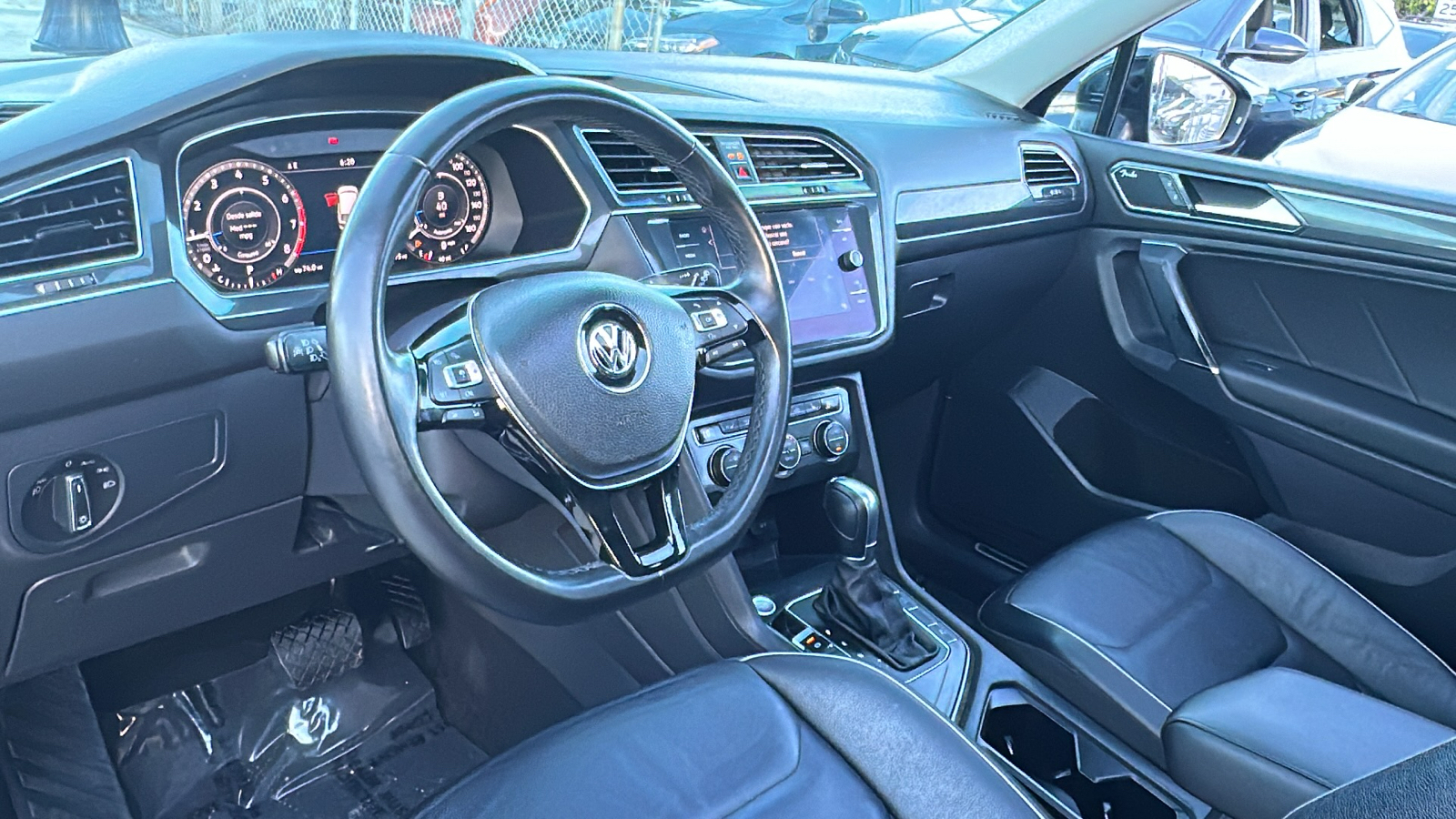 2018 Volkswagen Tiguan 2.0T SEL Premium 17