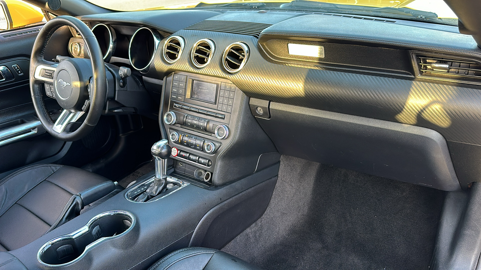 2015 Ford Mustang V6 30