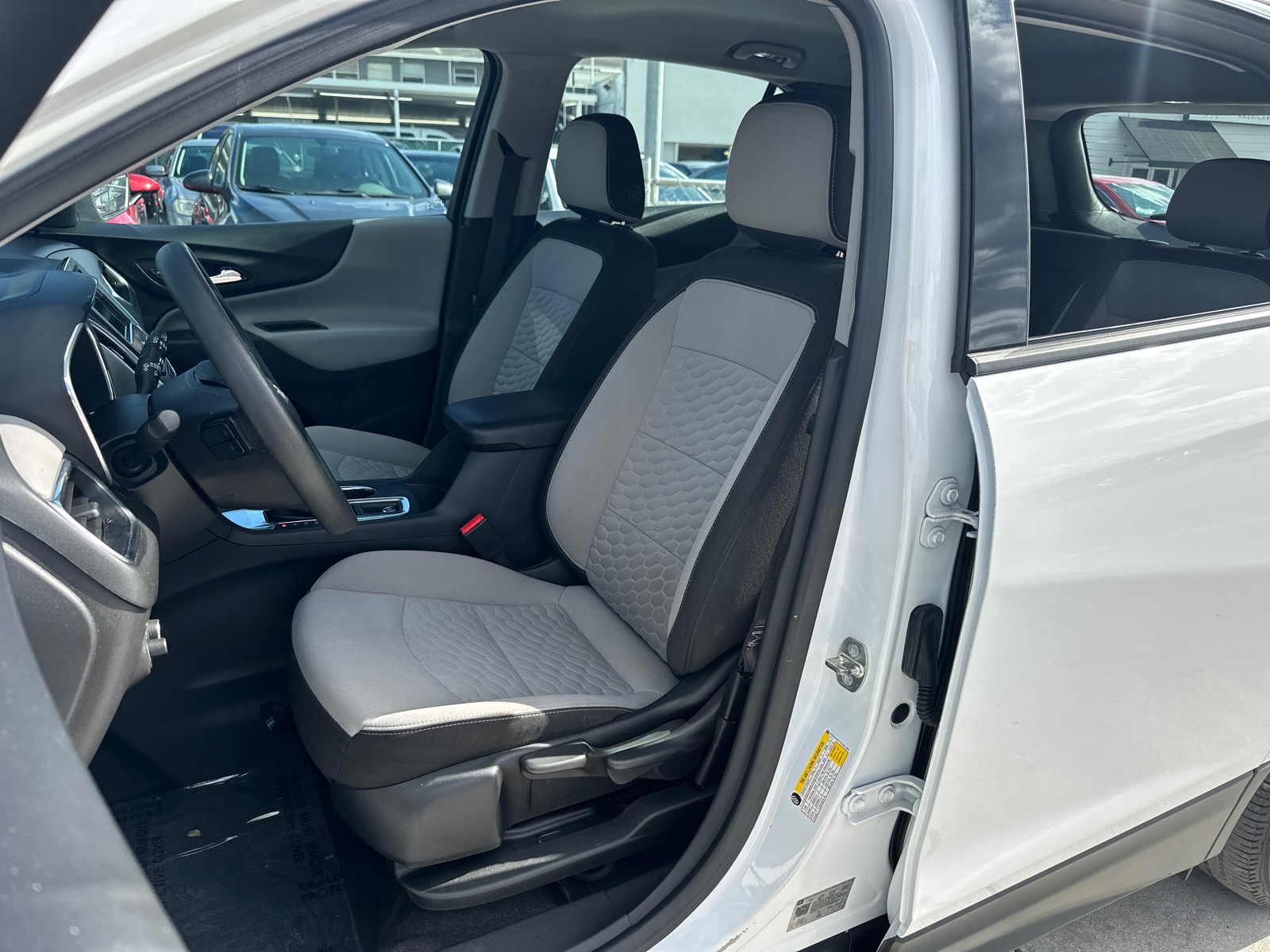 2019 Chevrolet Equinox LS 14