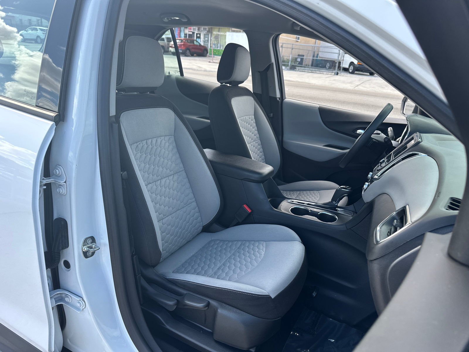 2019 Chevrolet Equinox LS 33