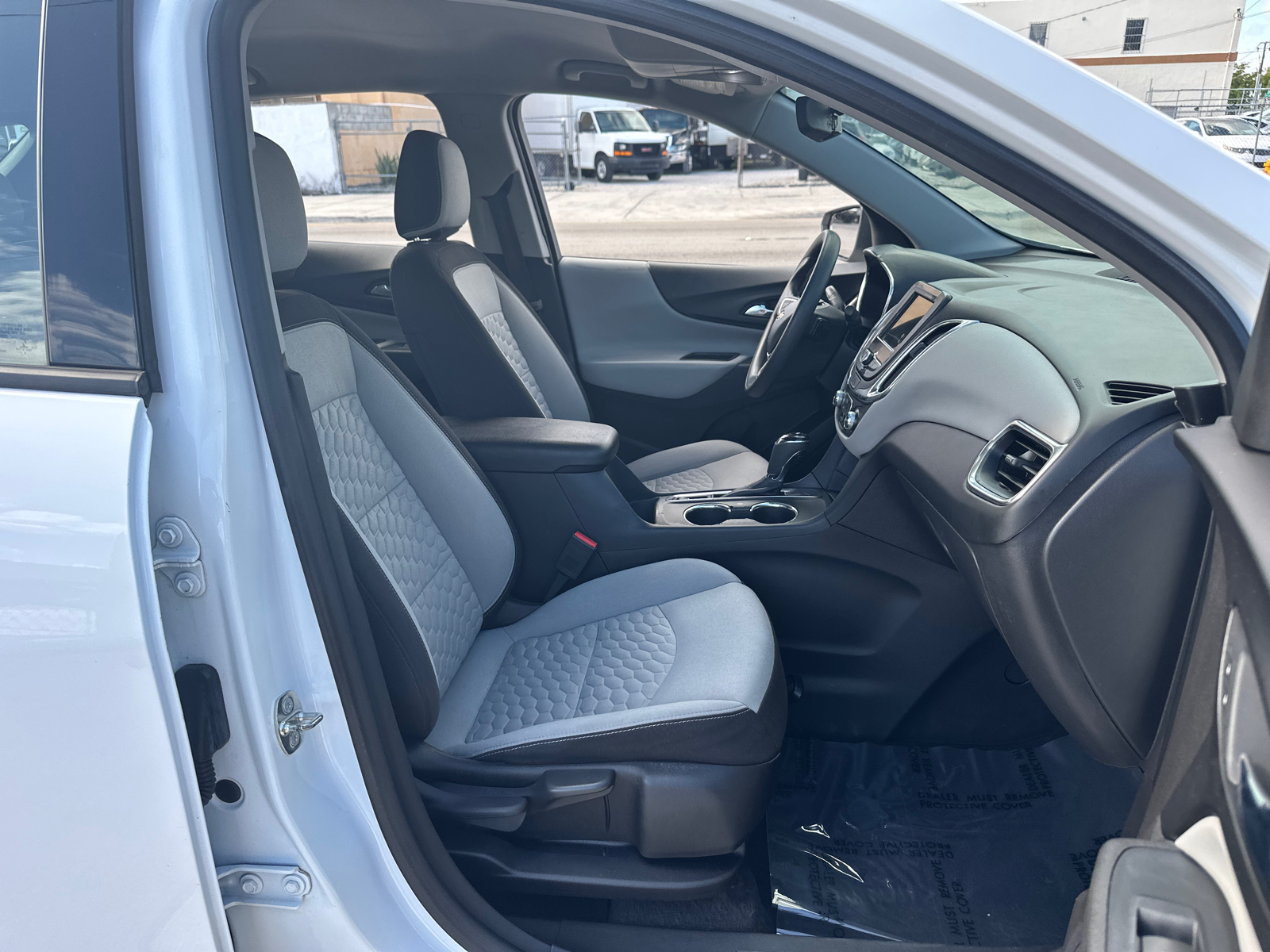 2019 Chevrolet Equinox LS 34