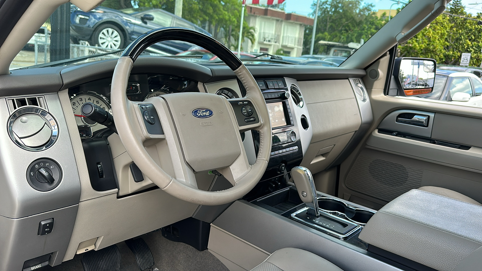 2013 Ford Expedition Limited 18