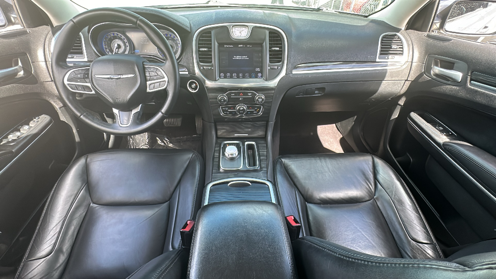 2017 Chrysler 300 Limited 21