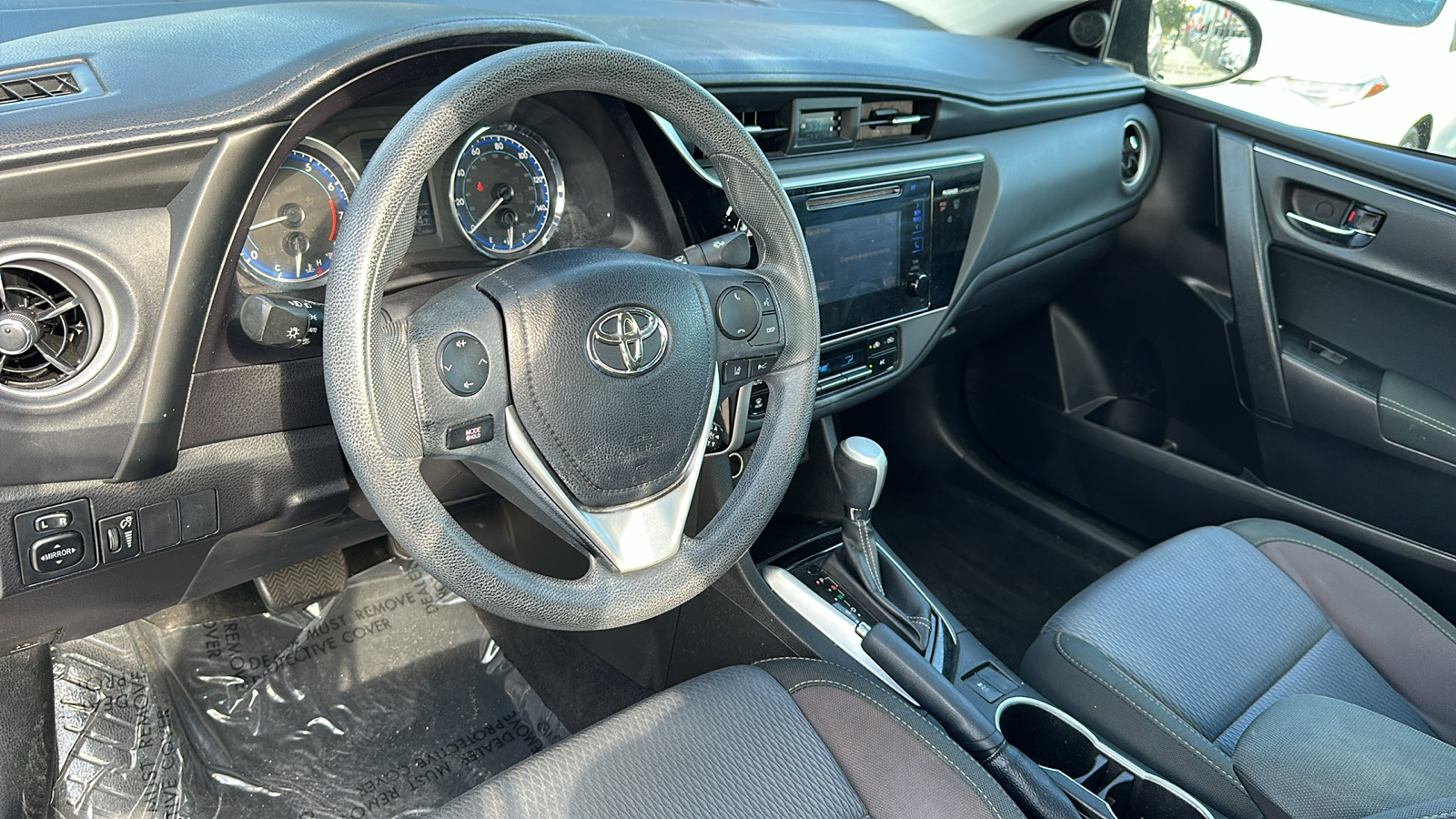2017 Toyota Corolla LE 16