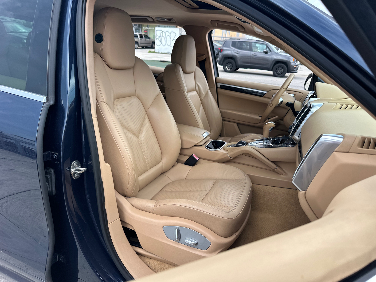 2011 Porsche Cayenne Base 29