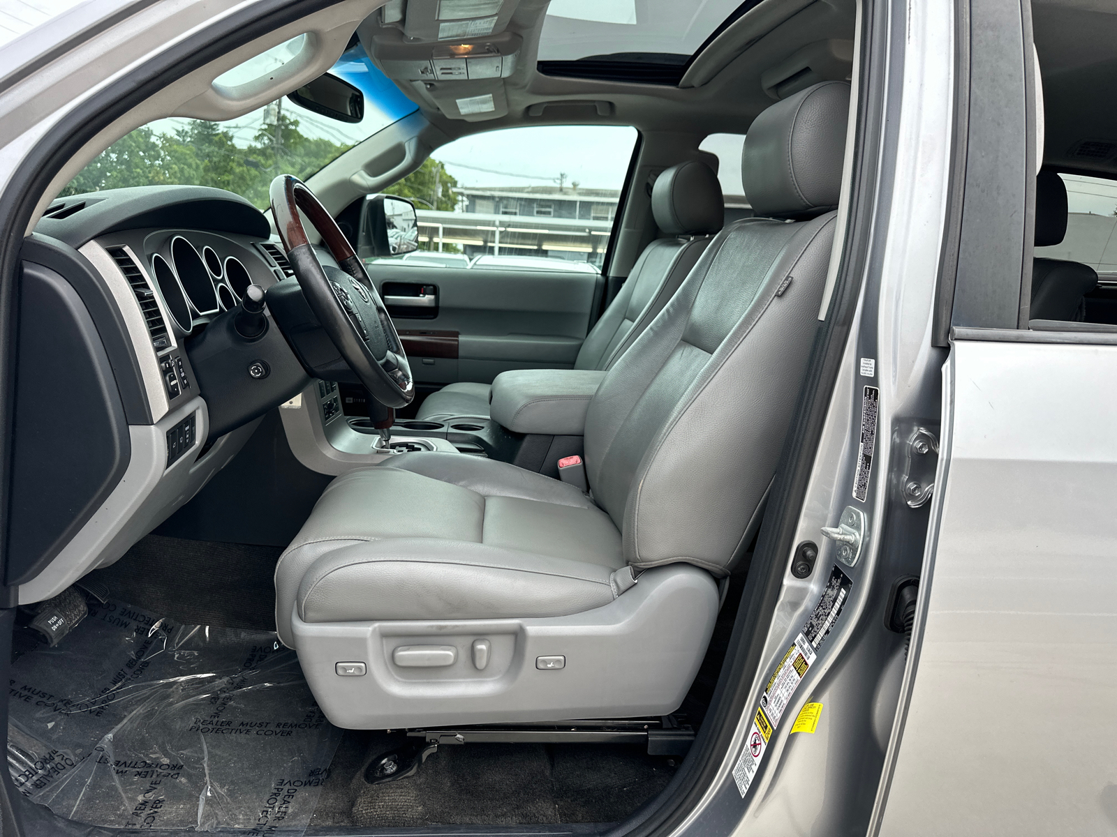 2012 Toyota Sequoia Platinum 16