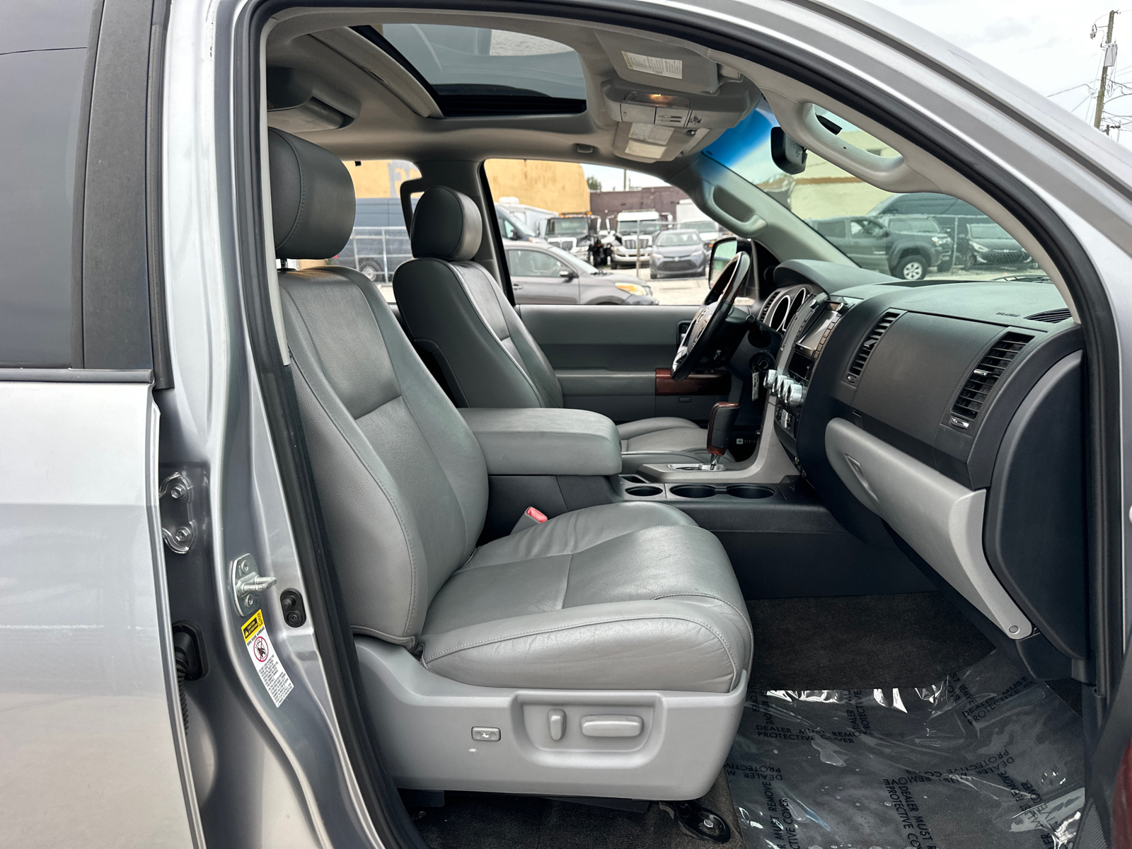 2012 Toyota Sequoia Platinum 36