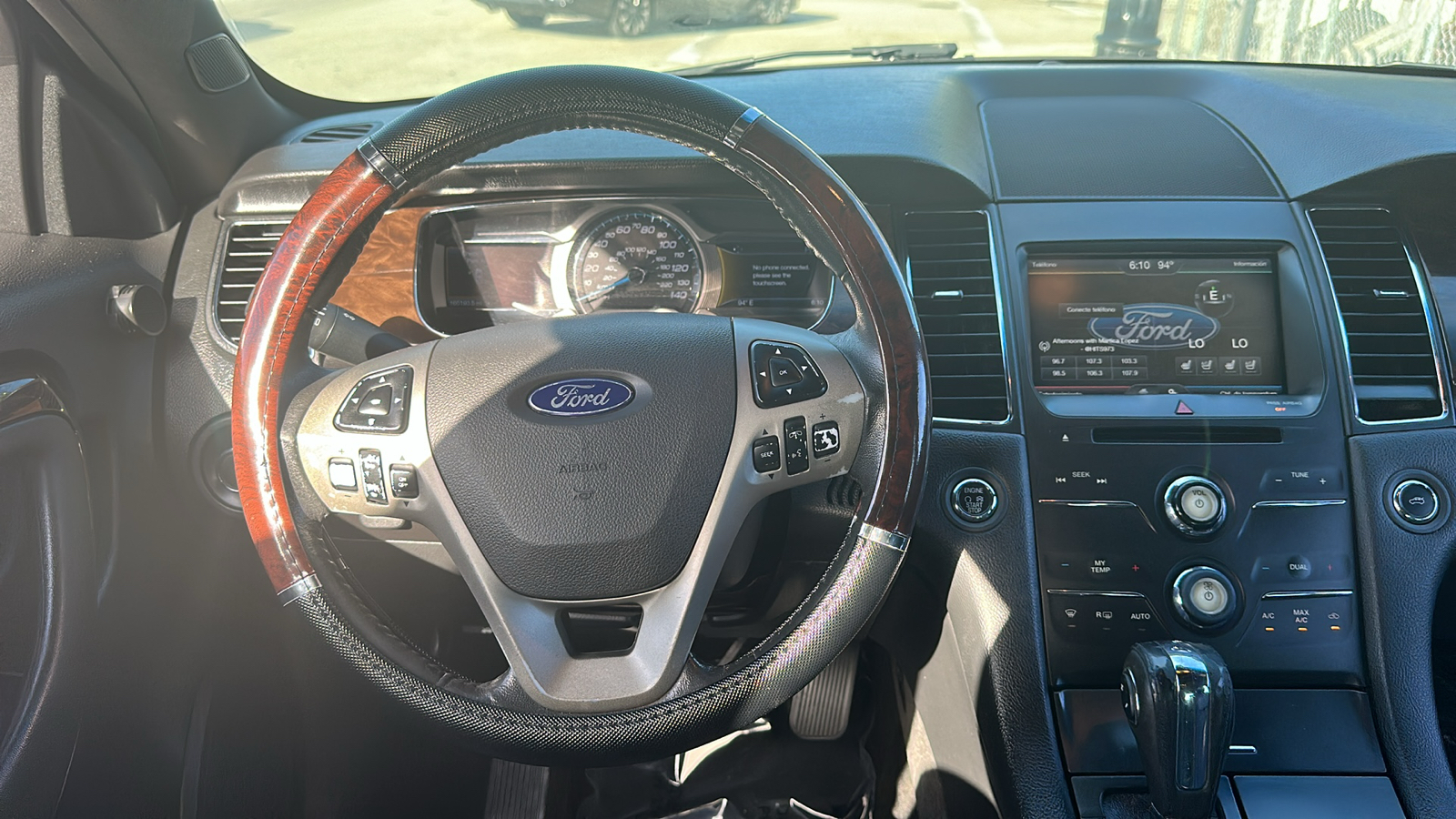 2014 Ford Taurus Limited 21