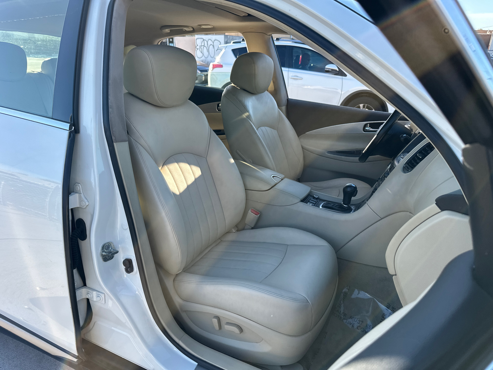 2017 INFINITI QX50 Base 33