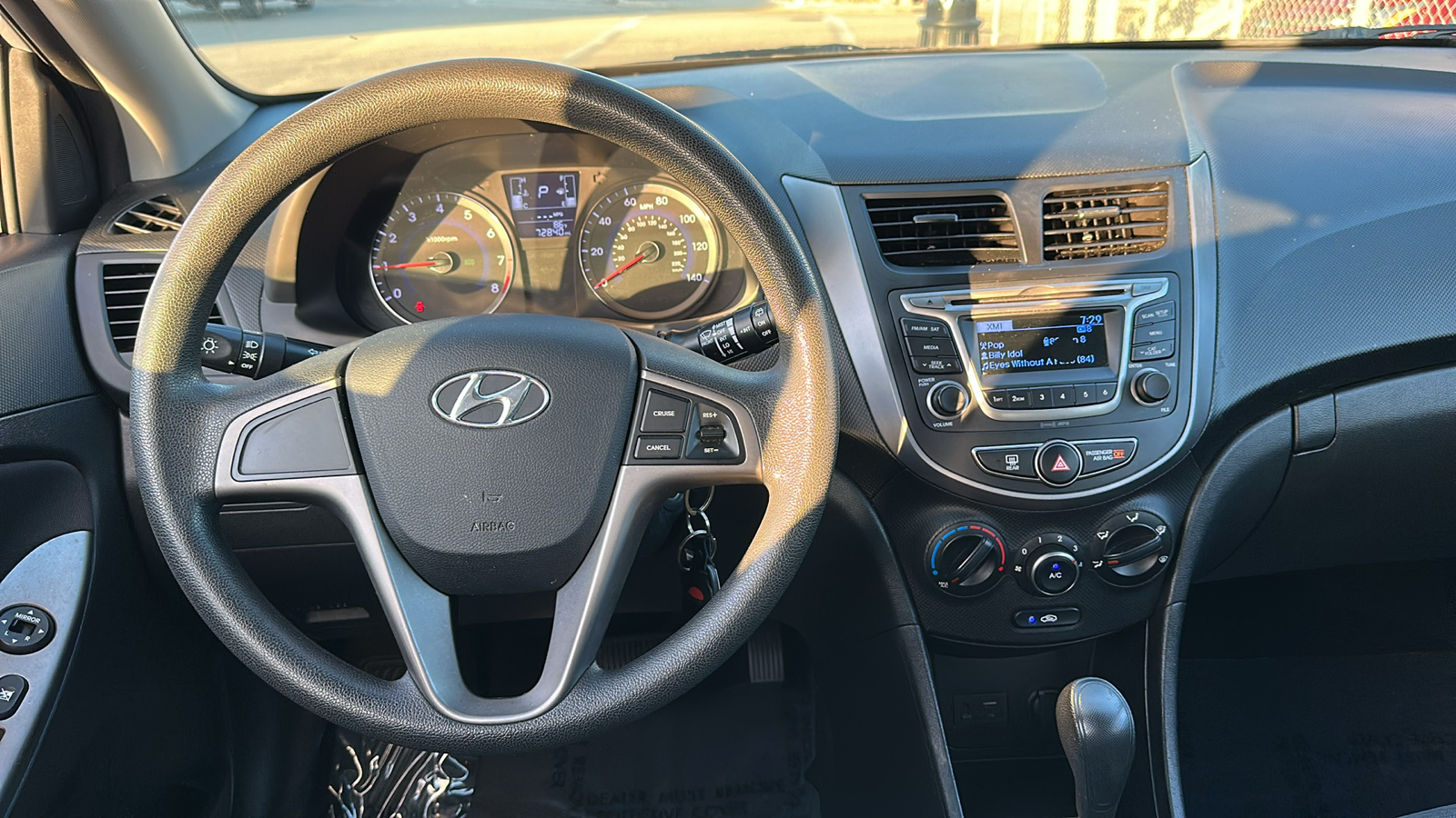 2017 Hyundai Accent SE 21