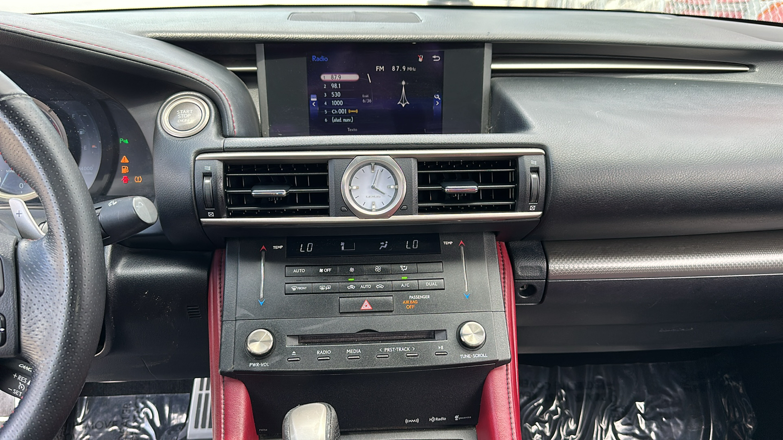 2016 Lexus RC 200t 23