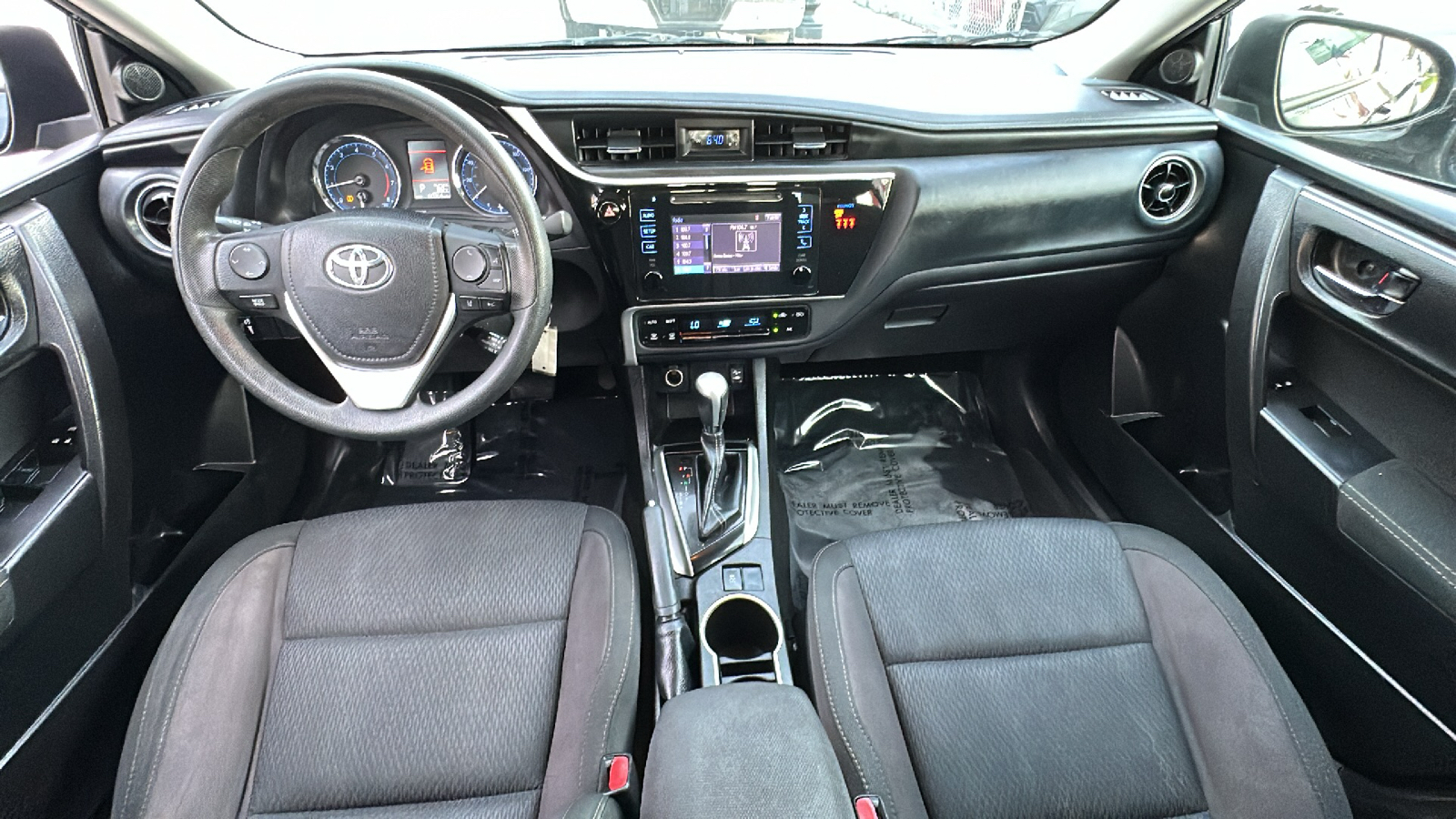 2018 Toyota Corolla LE 19