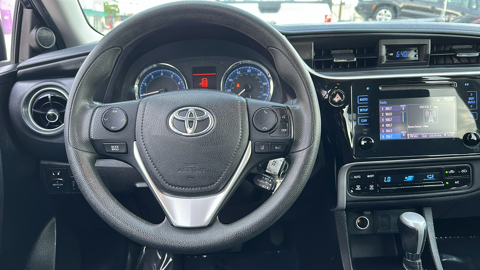 2018 Toyota Corolla LE 21