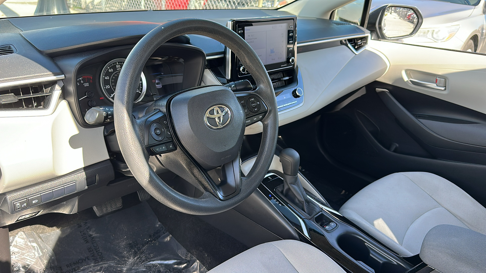 2021 Toyota Corolla LE 16