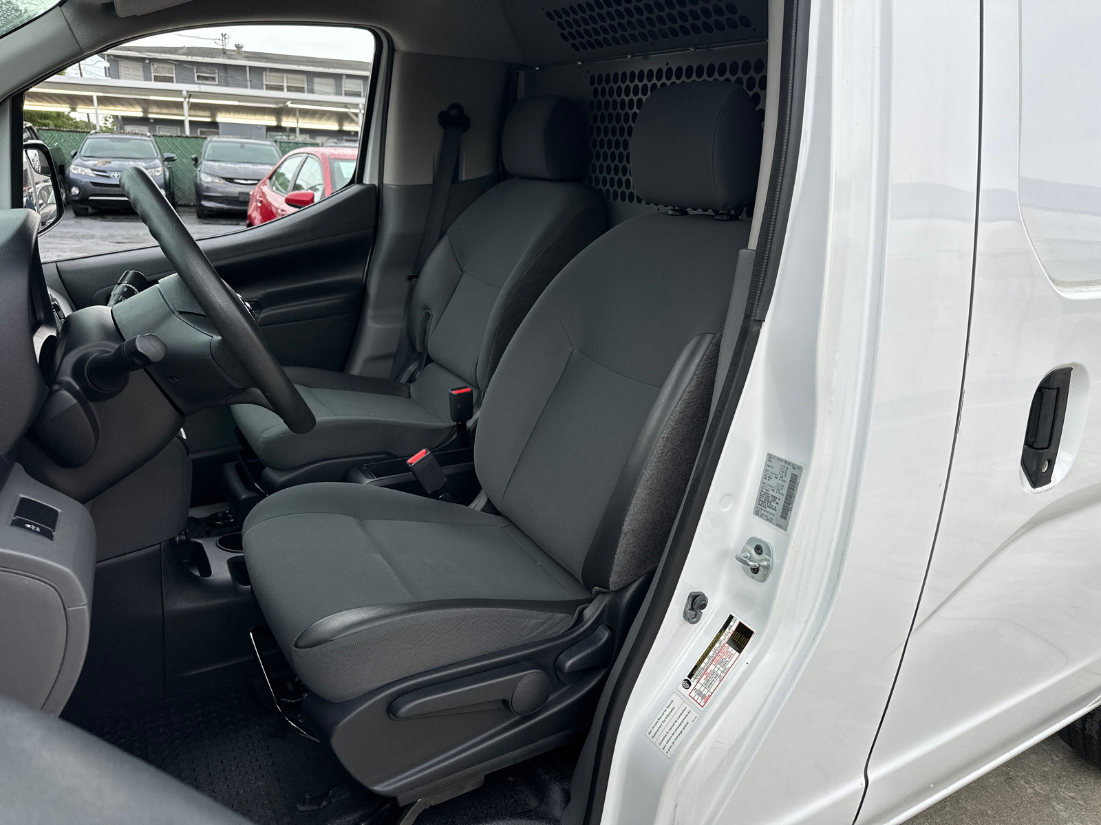 2015 Nissan NV200 S 14