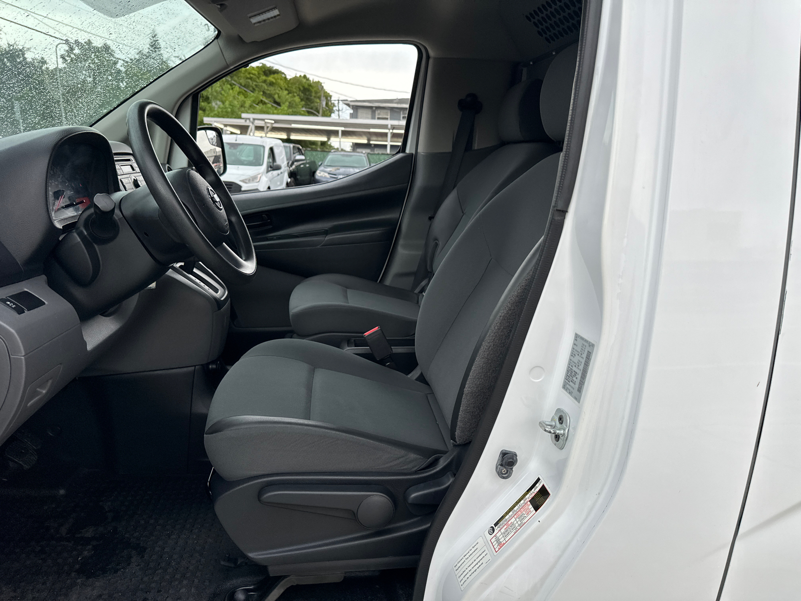 2015 Nissan NV200 S 15