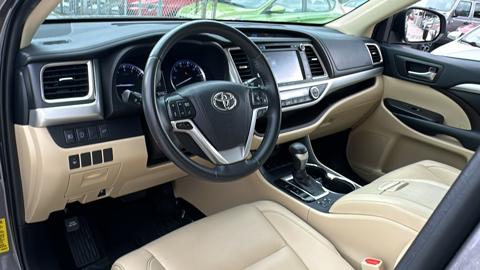 2019 Toyota Highlander XLE 17