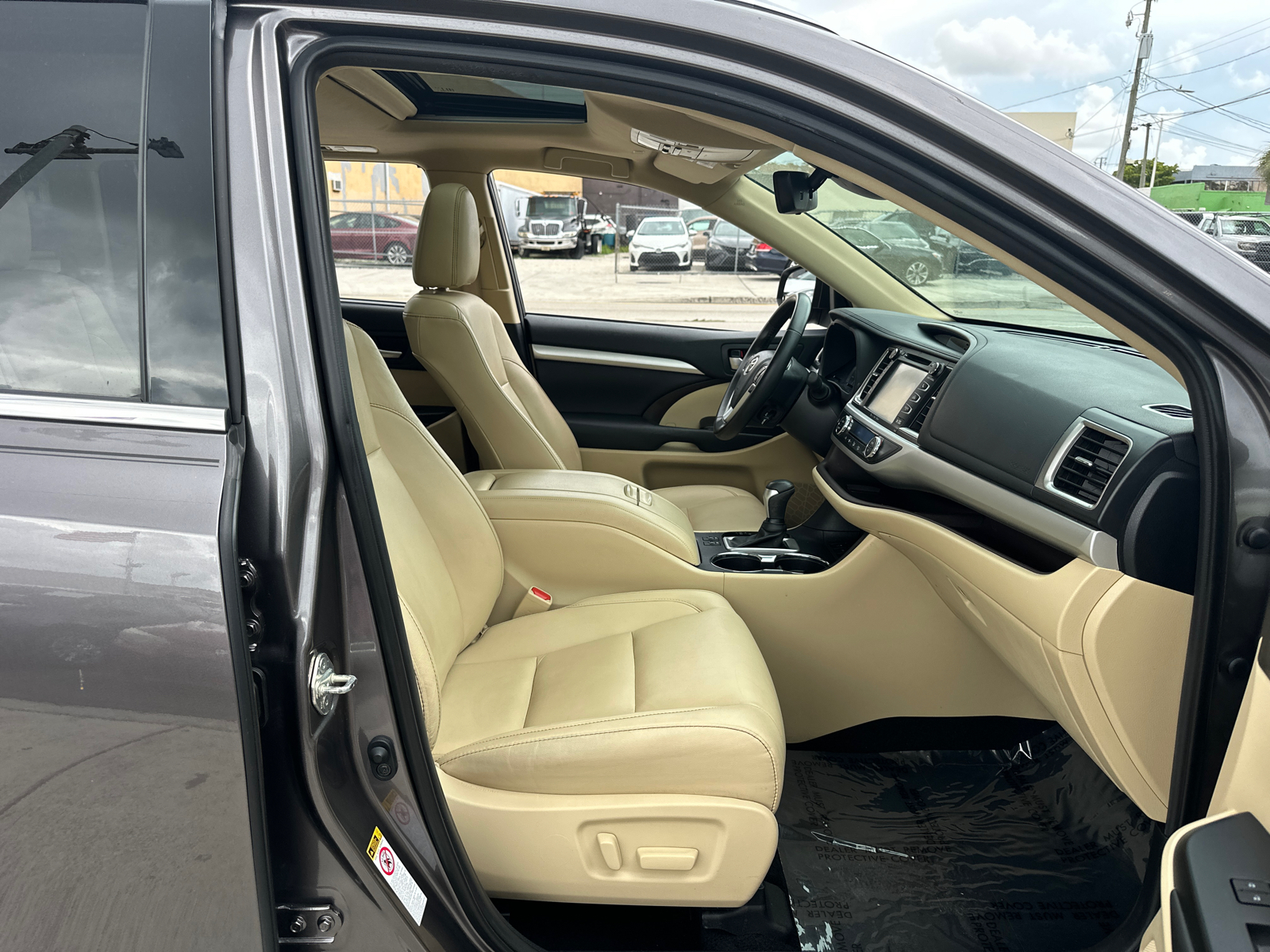 2019 Toyota Highlander XLE 35