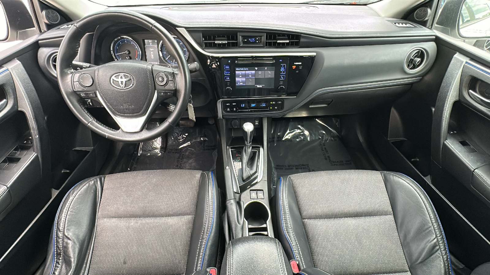 2017 Toyota Corolla SE 18