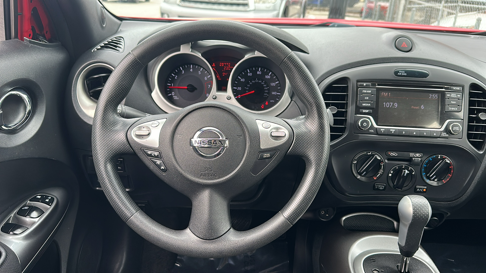 2015 Nissan Juke S 21