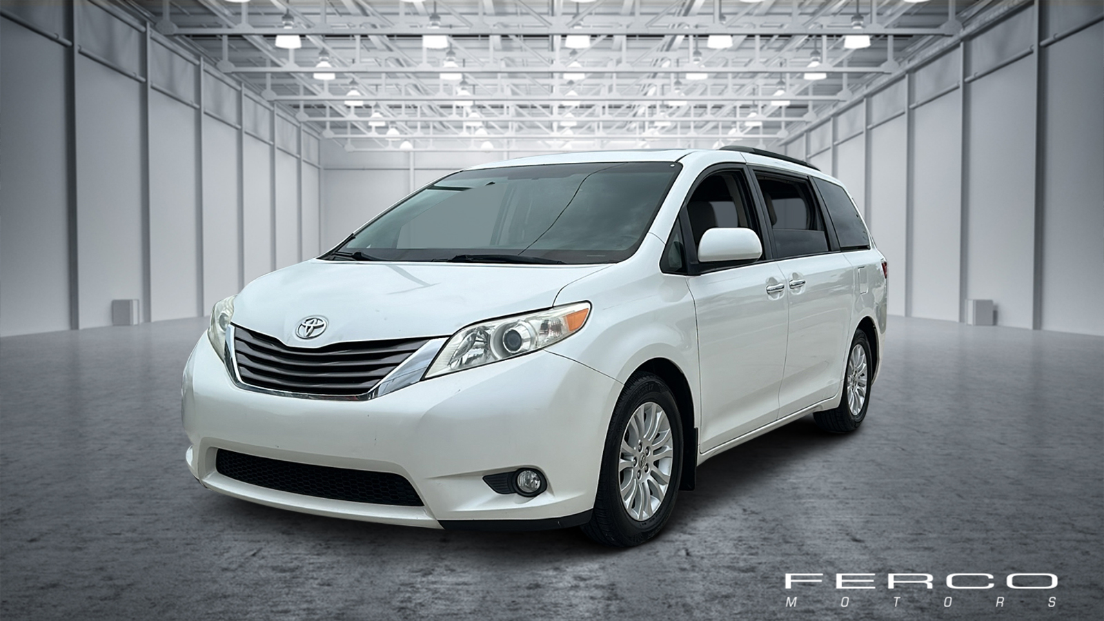 2015 Toyota Sienna XLE 1