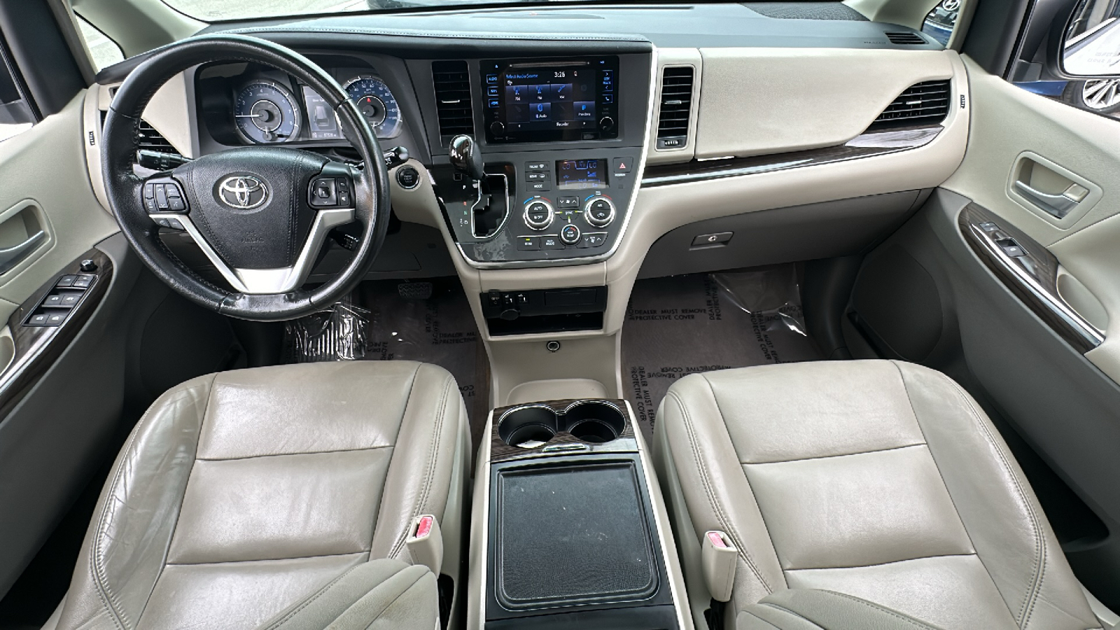 2015 Toyota Sienna XLE 18