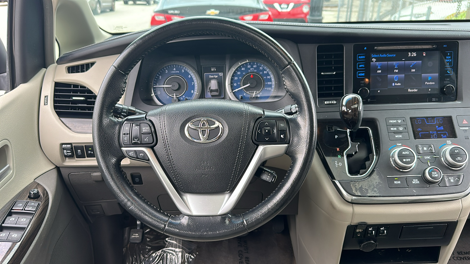 2015 Toyota Sienna XLE 20