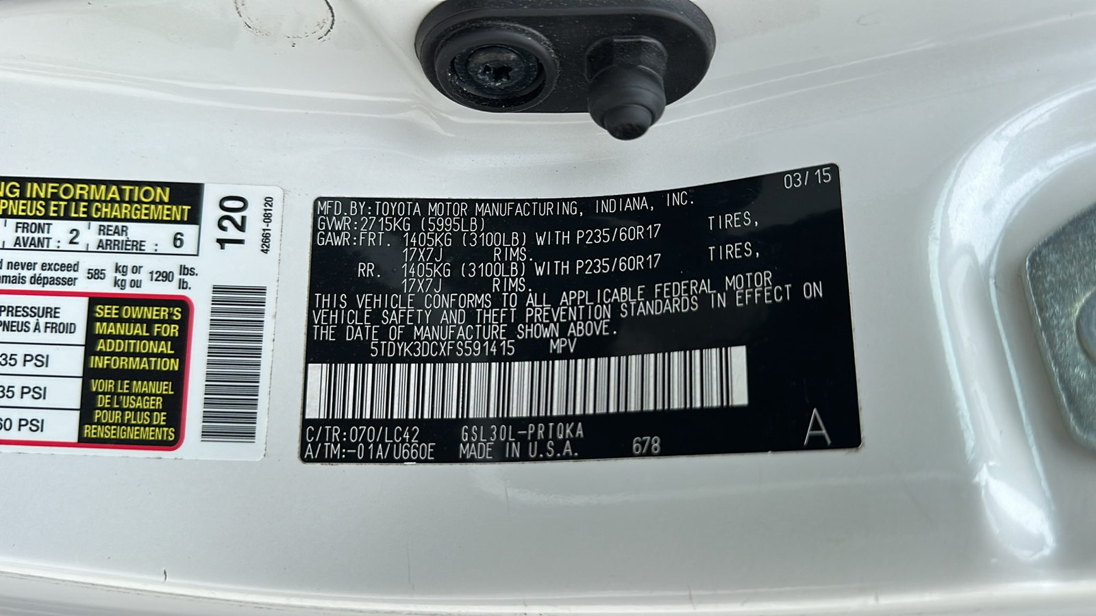 2015 Toyota Sienna XLE 35