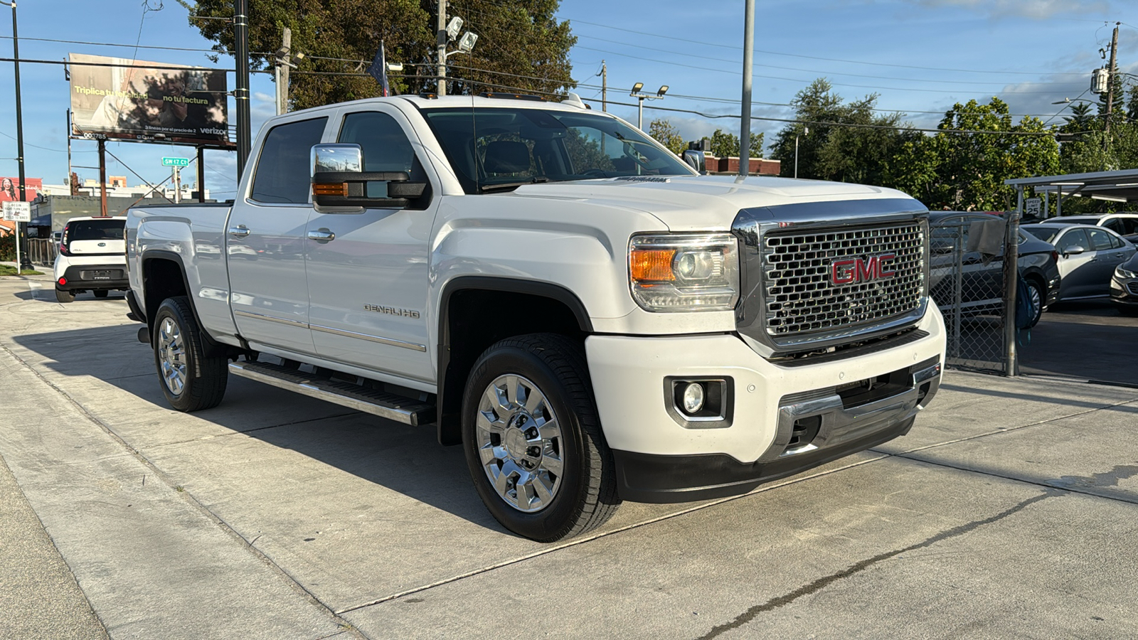 2016 GMC Sierra 2500HD Denali 8