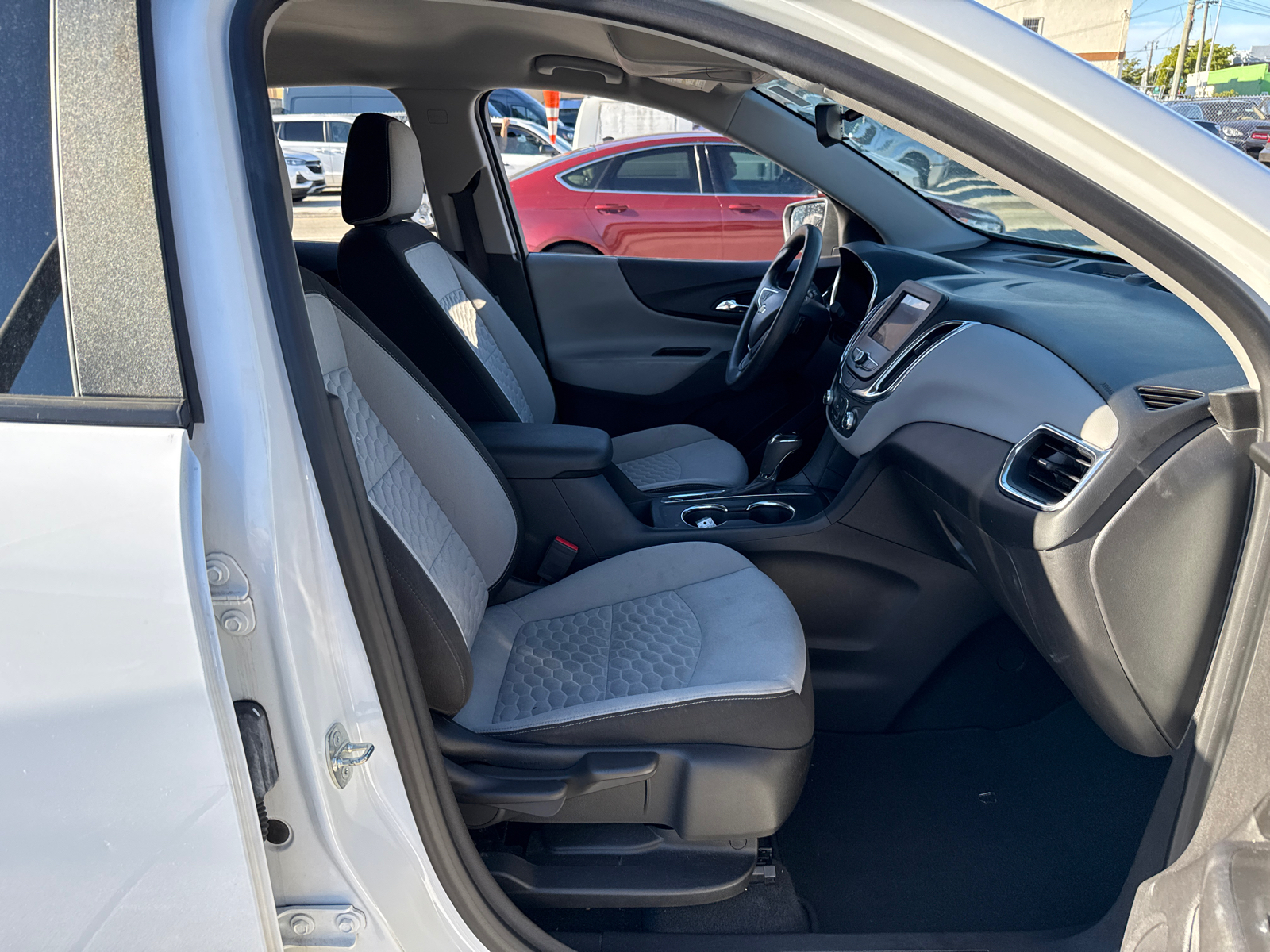 2021 Chevrolet Equinox LS 34