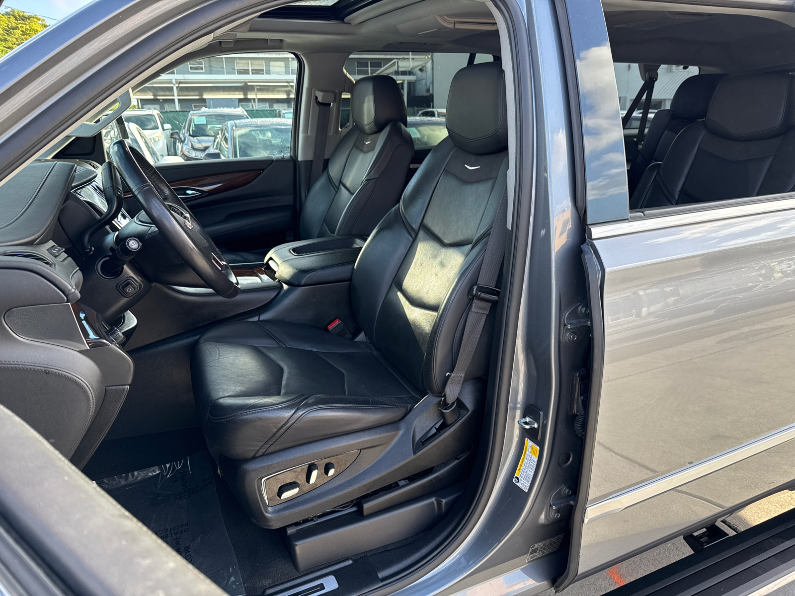 2018 Cadillac Escalade ESV Premium 16