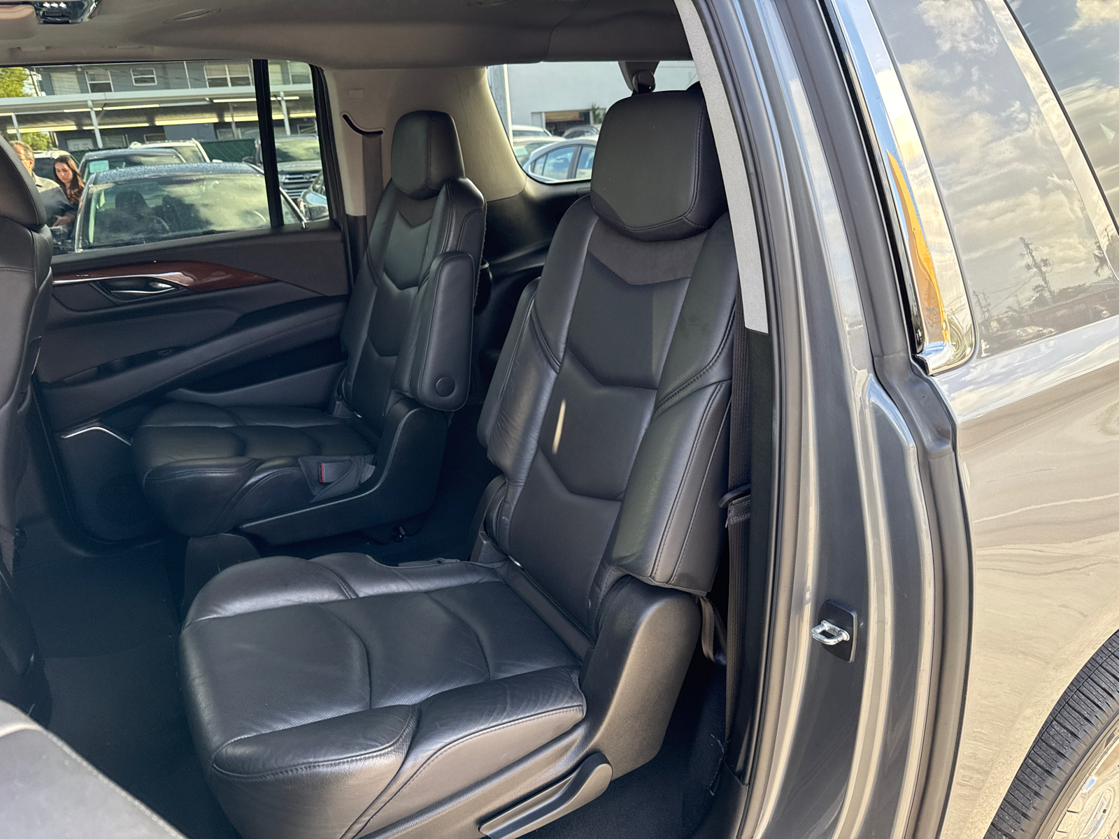 2018 Cadillac Escalade ESV Premium 19