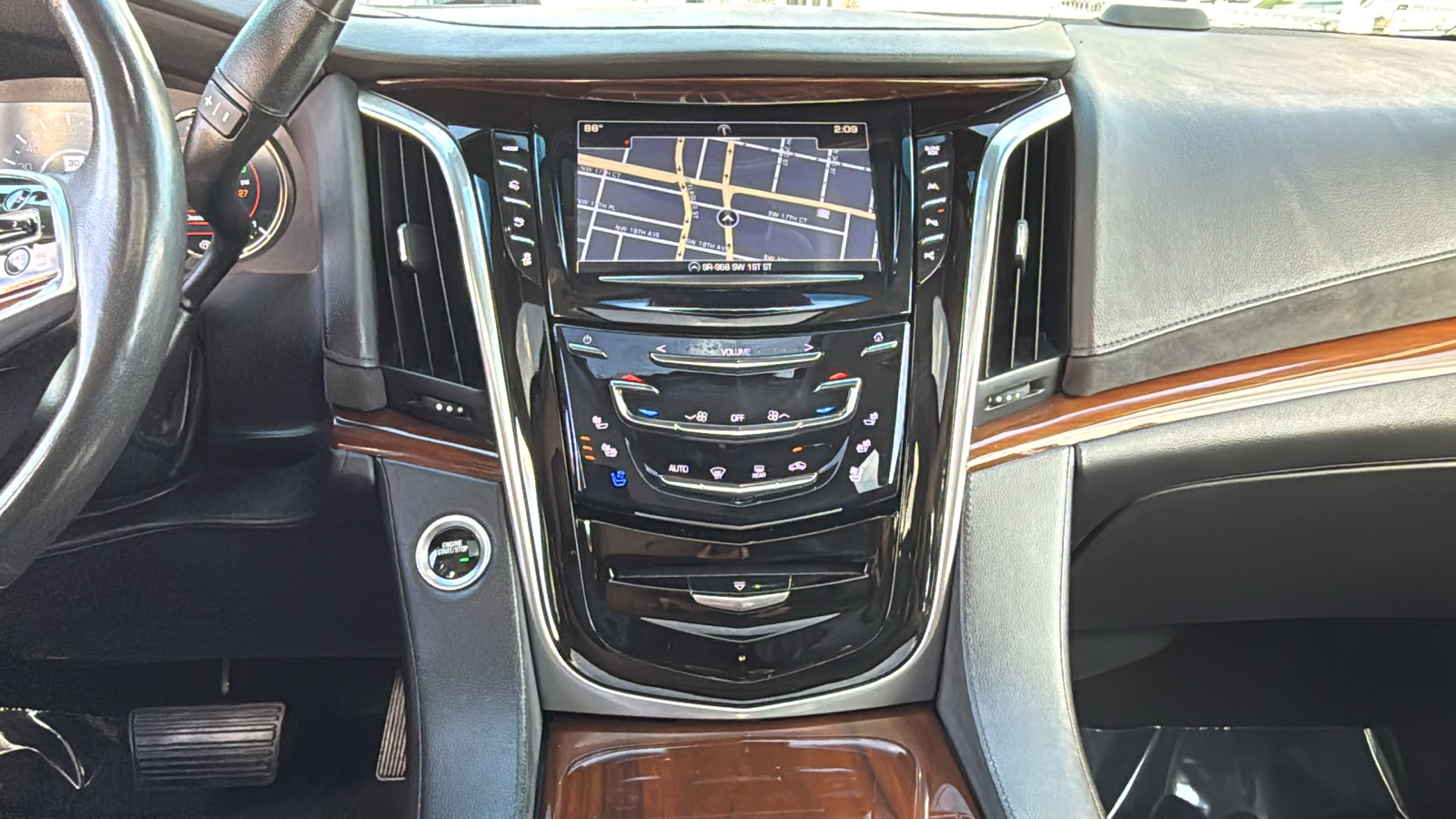 2018 Cadillac Escalade ESV Premium 27