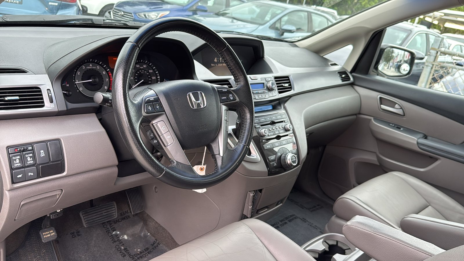 2012 Honda Odyssey Touring 17