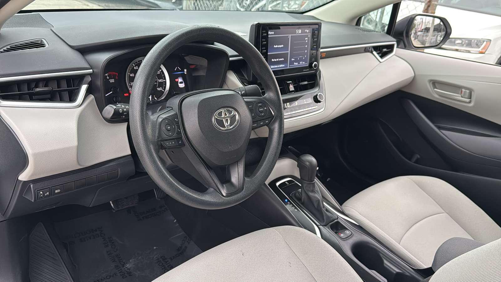 2022 Toyota Corolla LE 16