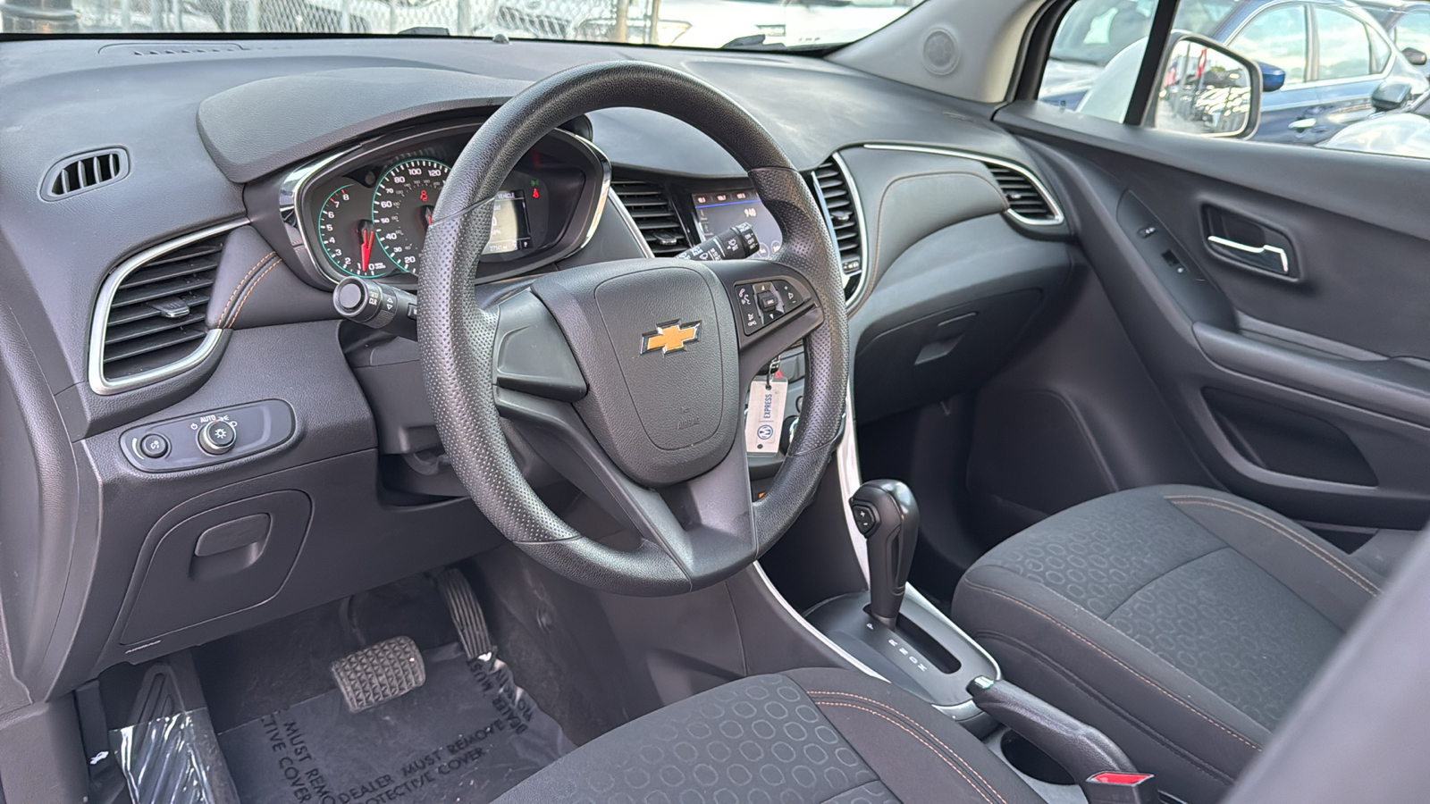 2020 Chevrolet Trax LS 16