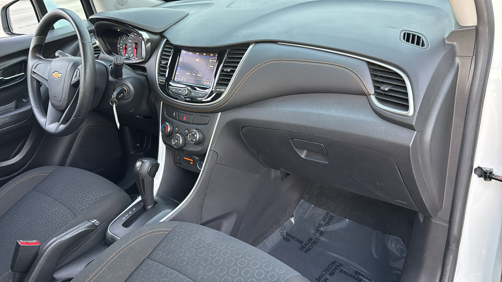 2020 Chevrolet Trax LS 32