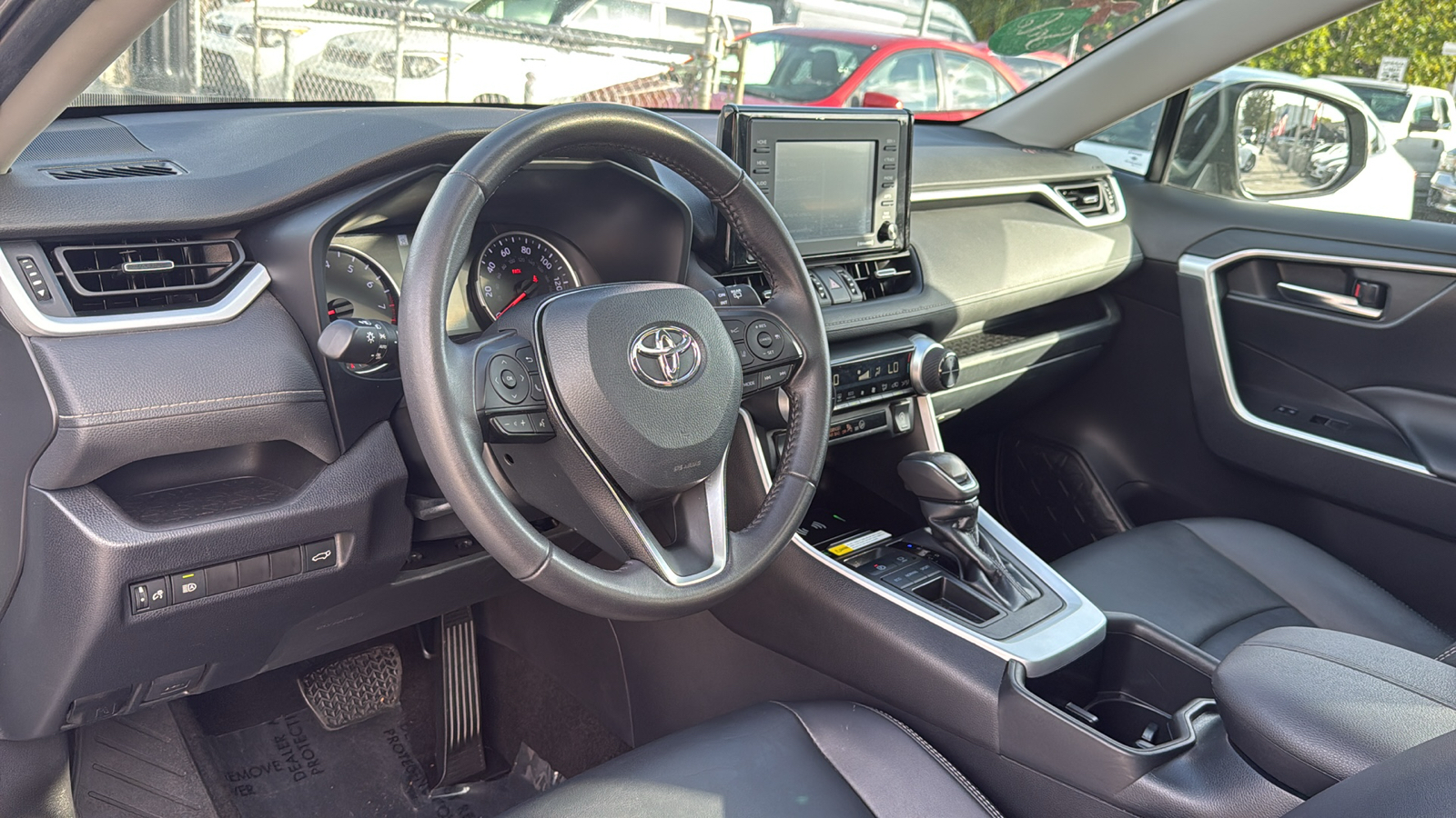 2022 Toyota RAV4 XLE Premium 17