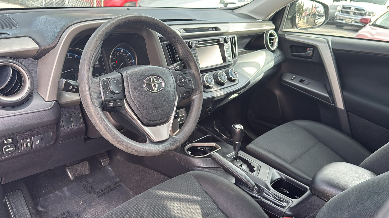 2018 Toyota RAV4 LE 16