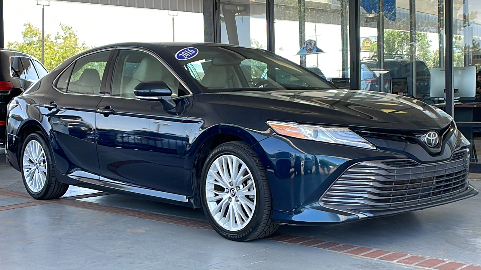 2019 Toyota Camry XLE 4