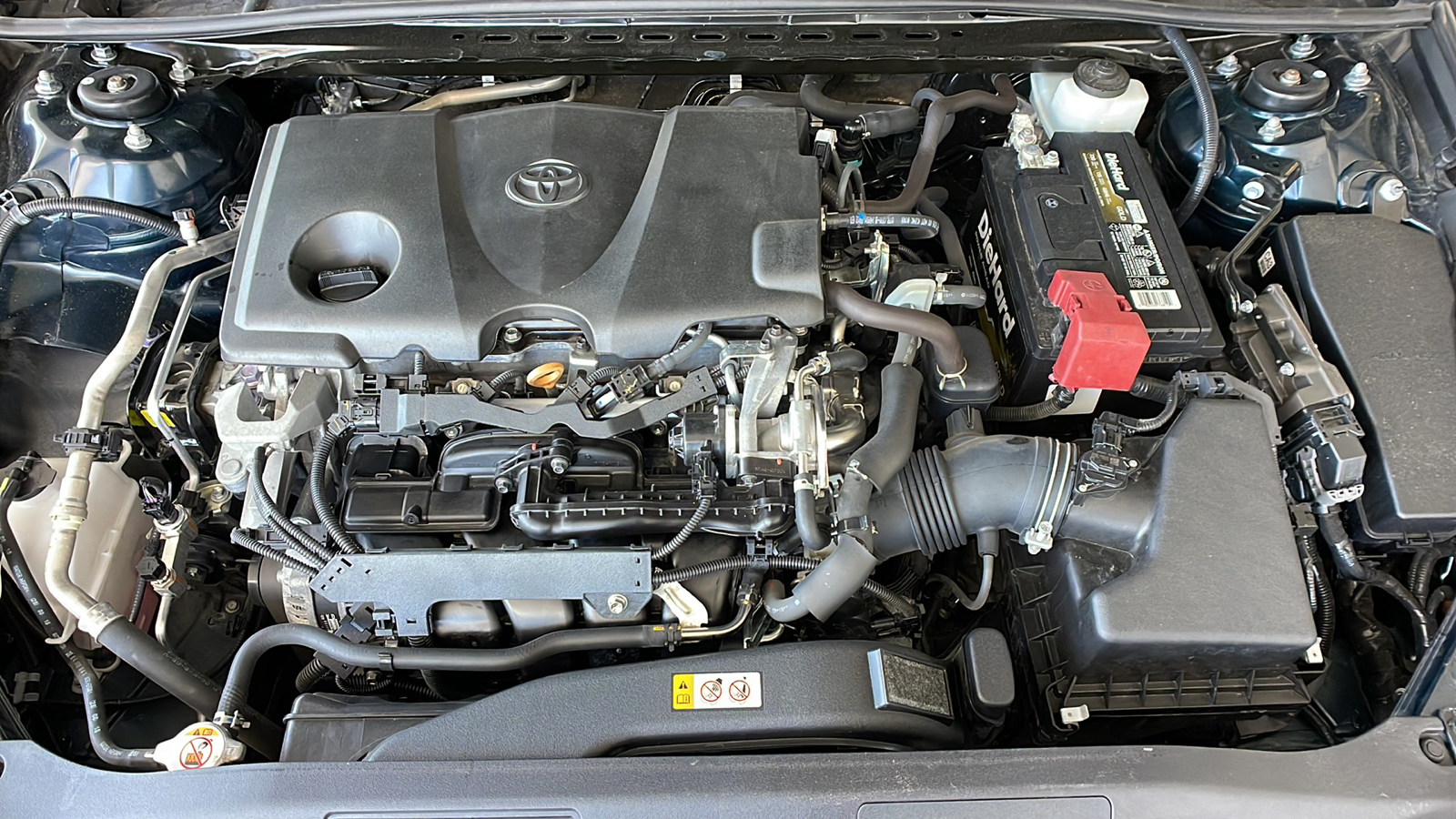 2019 Toyota Camry XLE 24