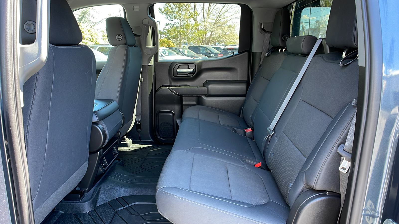 2019 Chevrolet Silverado 1500 Custom Trail Boss 4WD Crew Cab 147 12