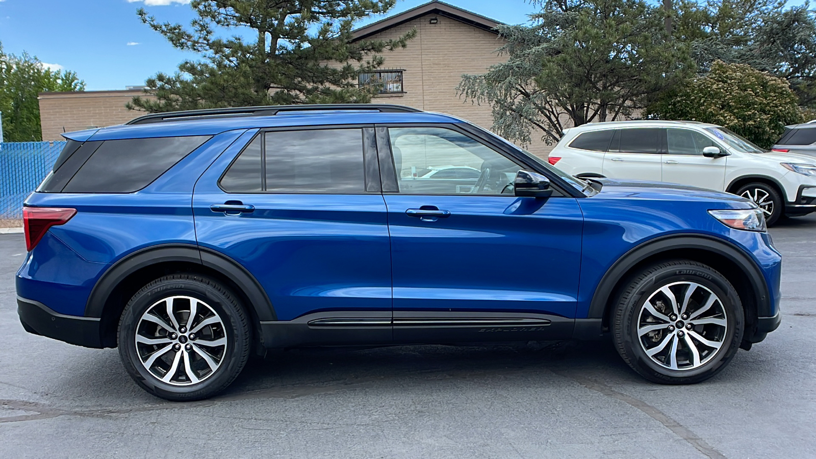 2021 Ford Explorer ST 4