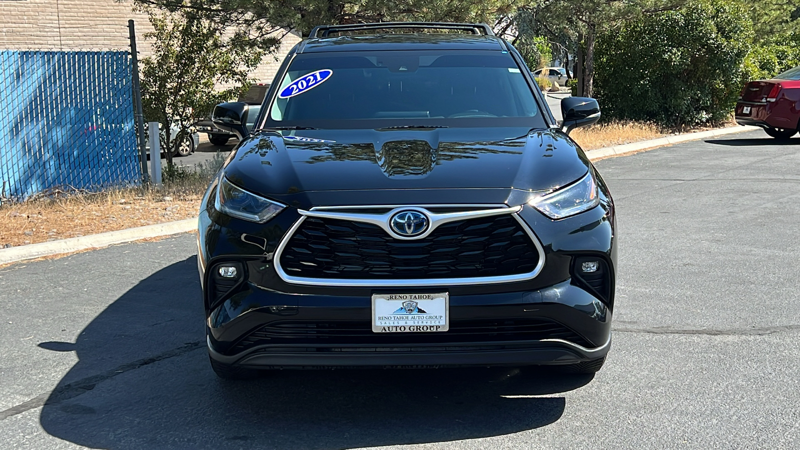 2021 Toyota Highlander Hybrid LE 2