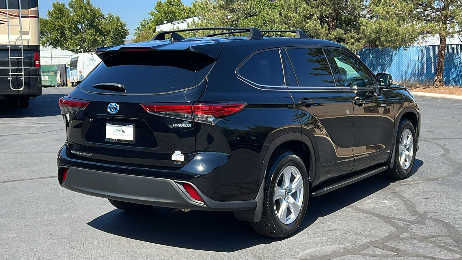 2021 Toyota Highlander Hybrid LE 5