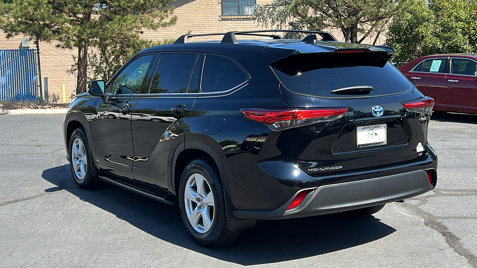 2021 Toyota Highlander Hybrid LE 7