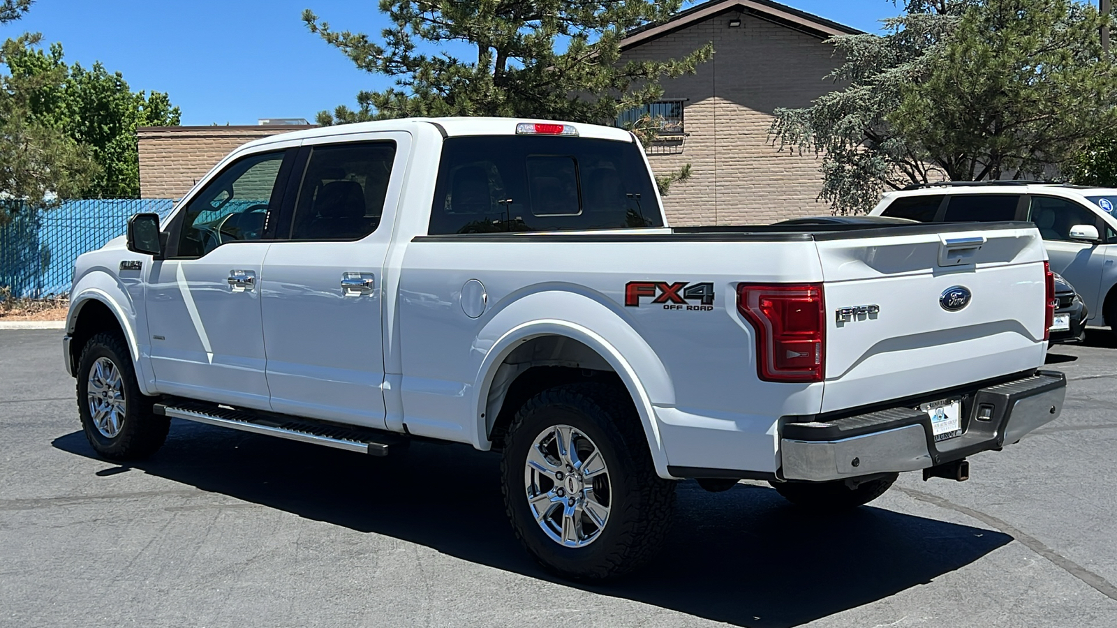 2015 Ford F-150 Lariat 4WD SuperCrew 157 8