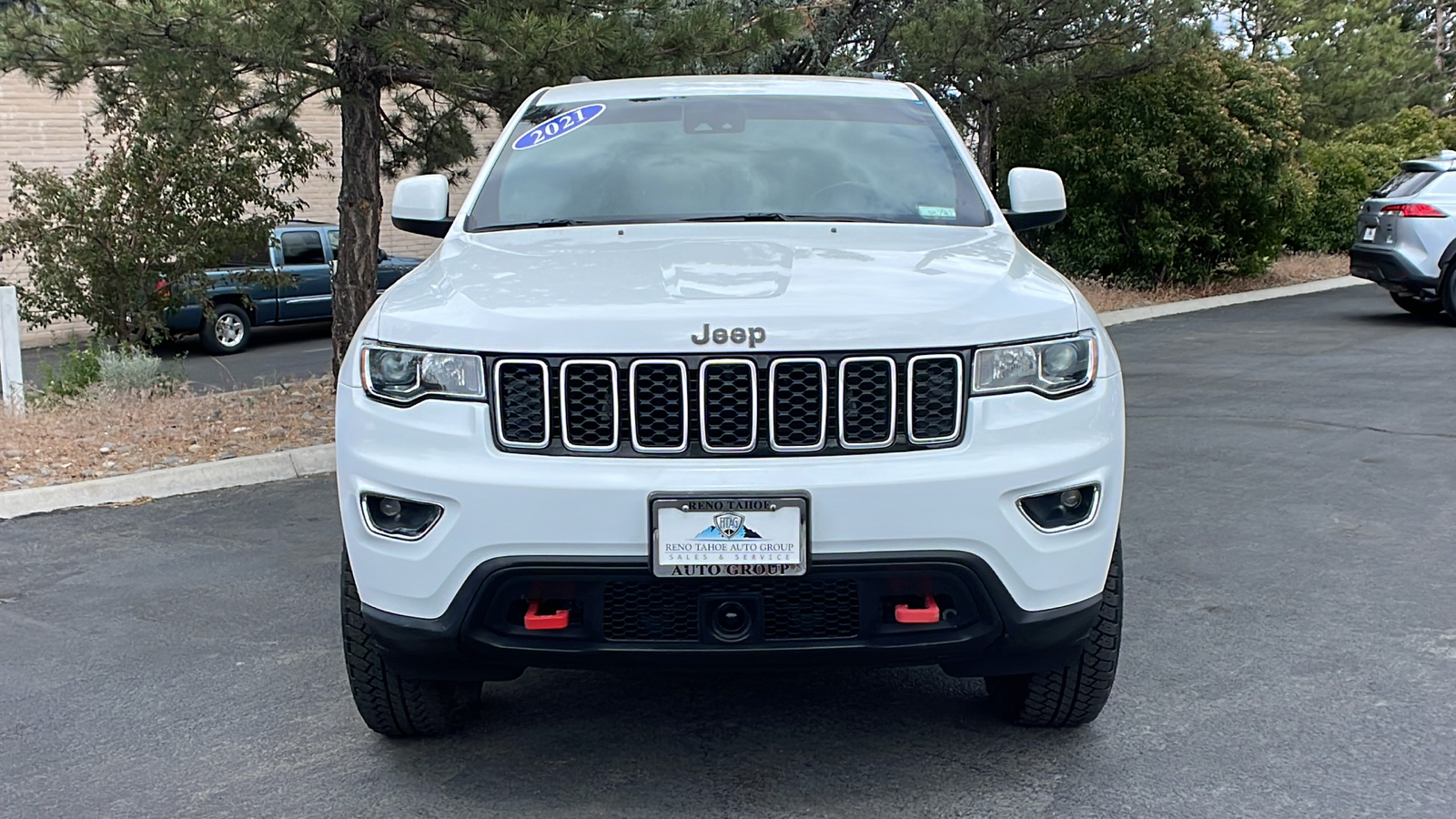 2021 Jeep Grand Cherokee Laredo E 2