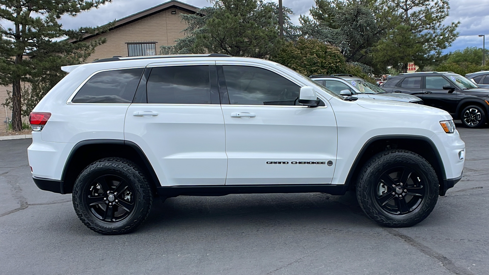 2021 Jeep Grand Cherokee Laredo E 4